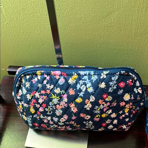Vera Bradley Floral Quilted Women's Cosmetics Case - Picture 4 of 9